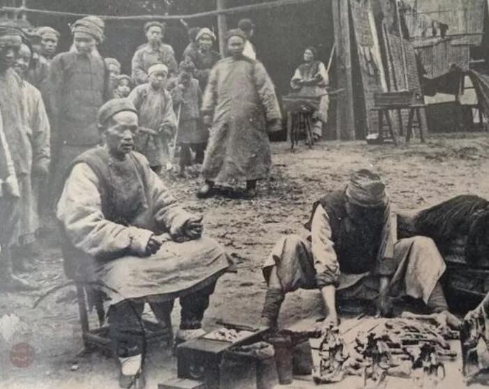 古代骗子医生遇上瘟疫，放血画符误诊误断，假药与偏方草菅人命_百科TA说