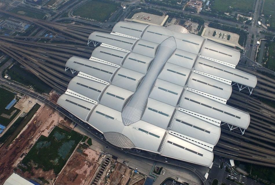  p>广州南站(guangzhounan railway station),位于中国 a target="