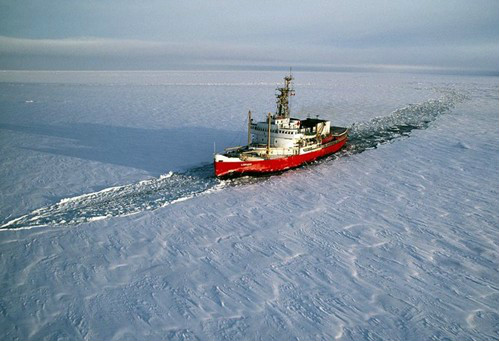 中国"雪龙"号科考船