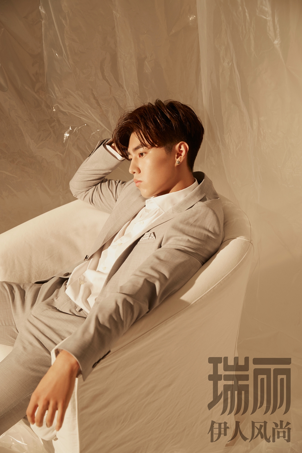 "gncq67zlsc">赵东泽,1995年1月12日出生于北京市,中国内地影视男演员