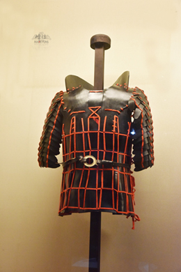 在春秋战国之际出现的 a target="_blank" href="/item/铁甲/6149119"