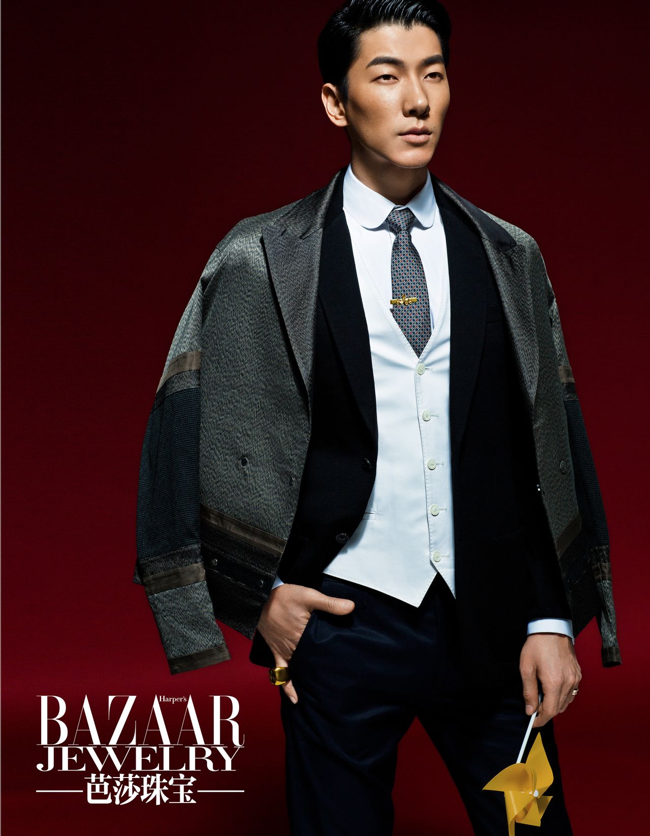 p>张亮(sean),原名张振锁,1982年3月26日出生于北京市,华语影视男演员