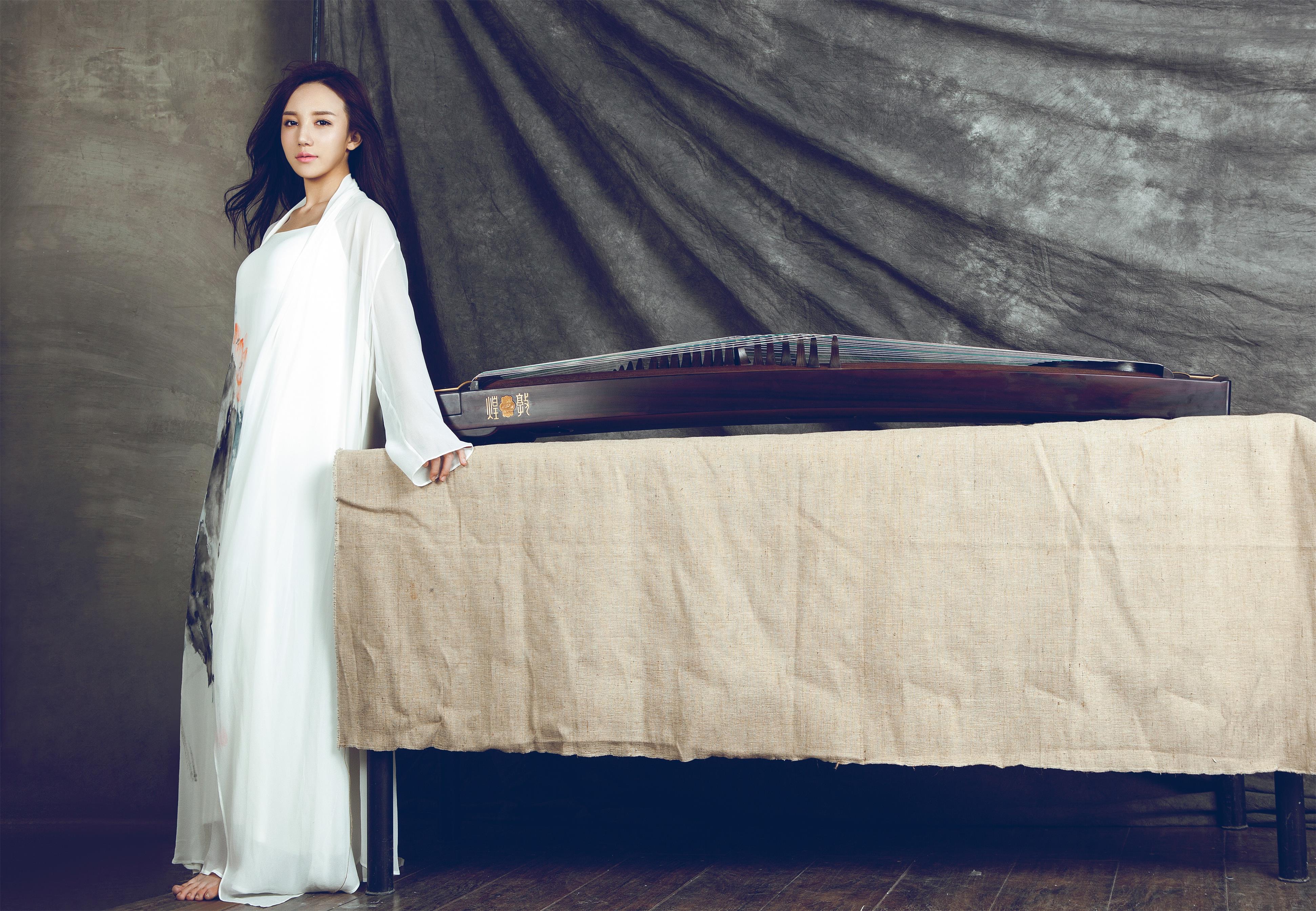 ovsi6bv">程皓如,1992年出生于山东省济南市,中国内地古筝演奏者 span