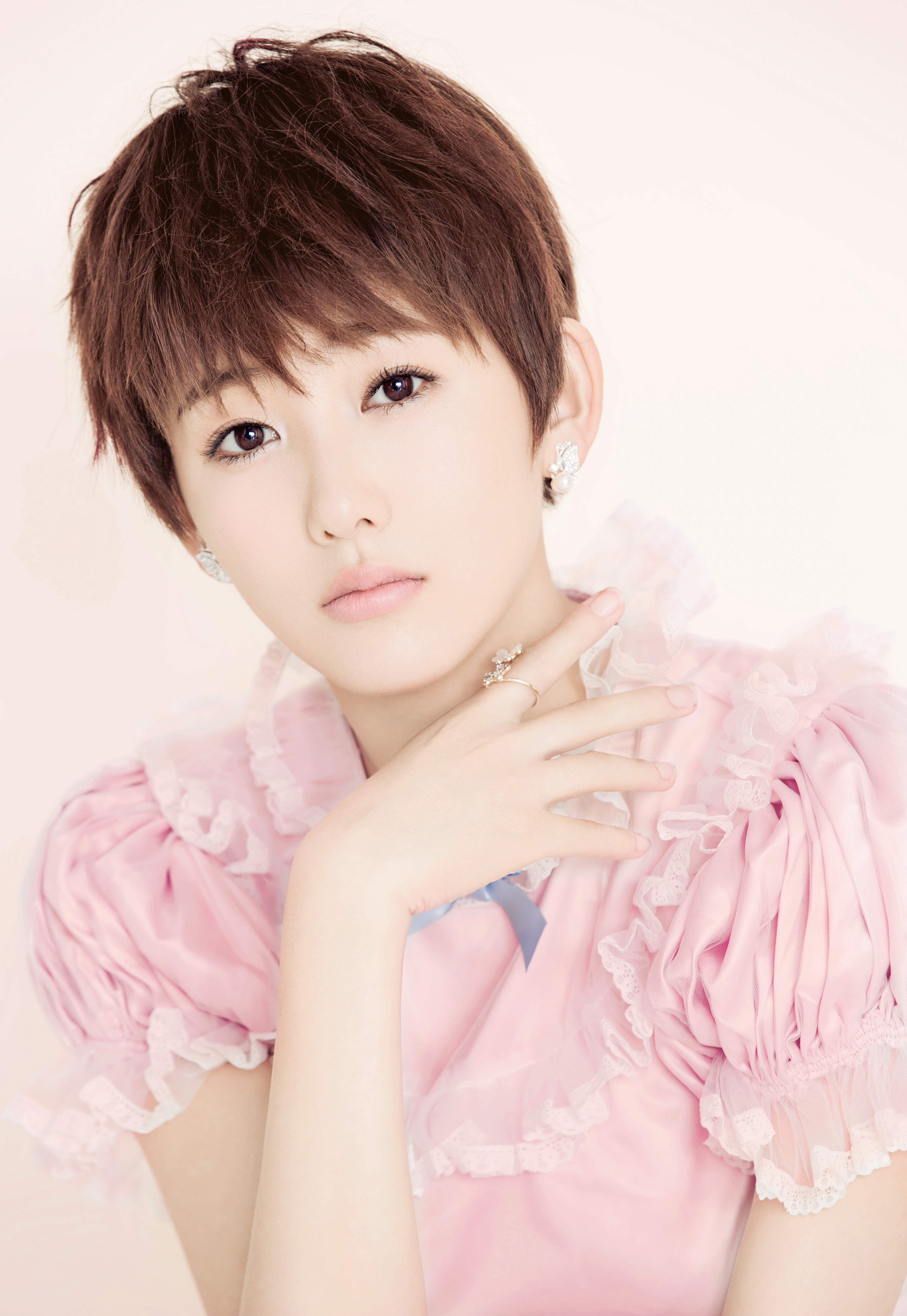 id="go1ot75j7v">赵思,7月30日出生于河北省唐山市,中国内地女演员