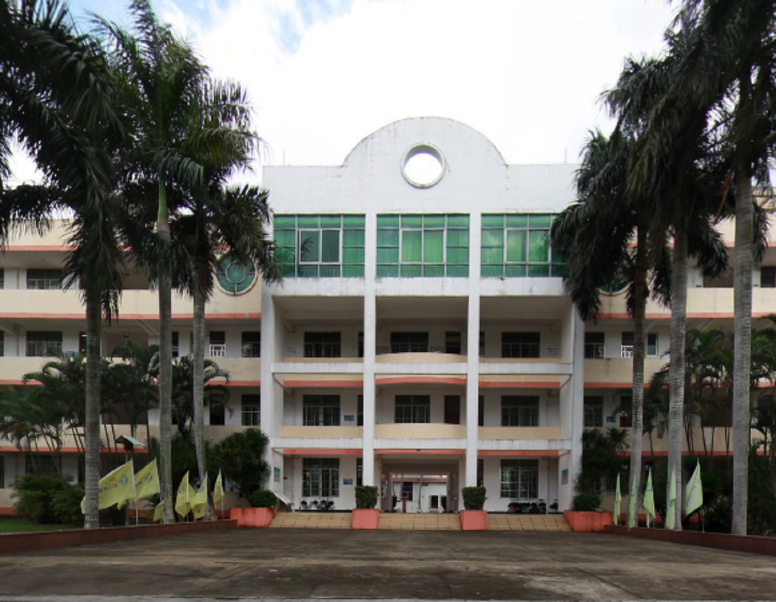 海南省国兴中学