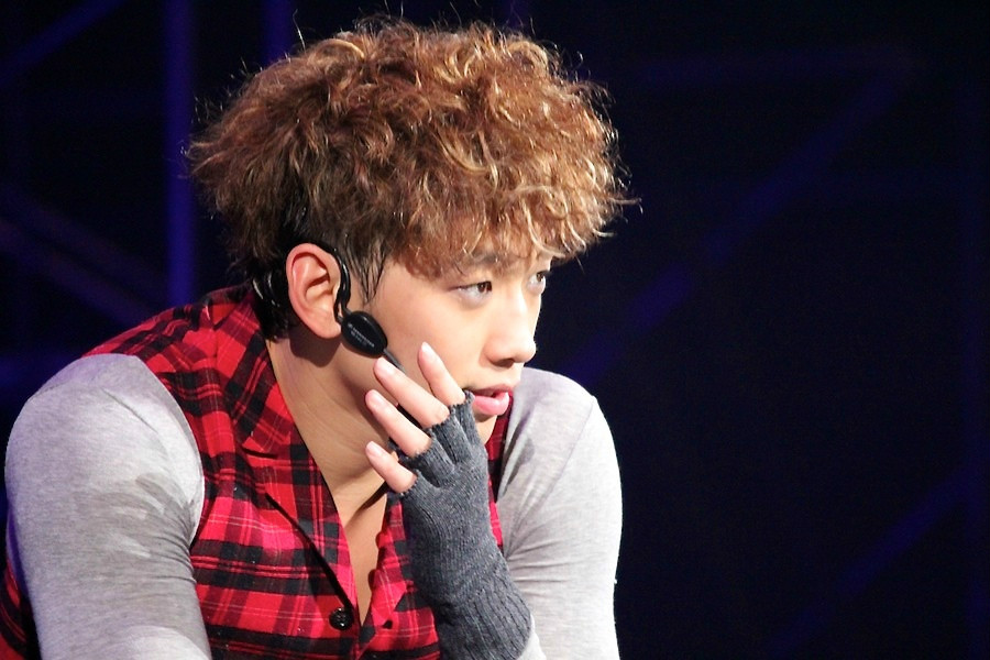  p>郑智薰(rain),1982年6月25日出生于韩国首尔,韩国流行男歌手,演员