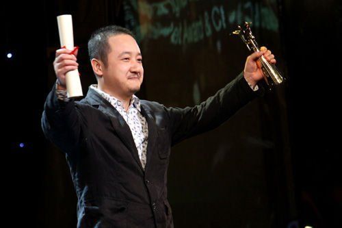  p data-id="gnbx2v95aw">韩杰,1977年出生于山西省孝义市,中国内地