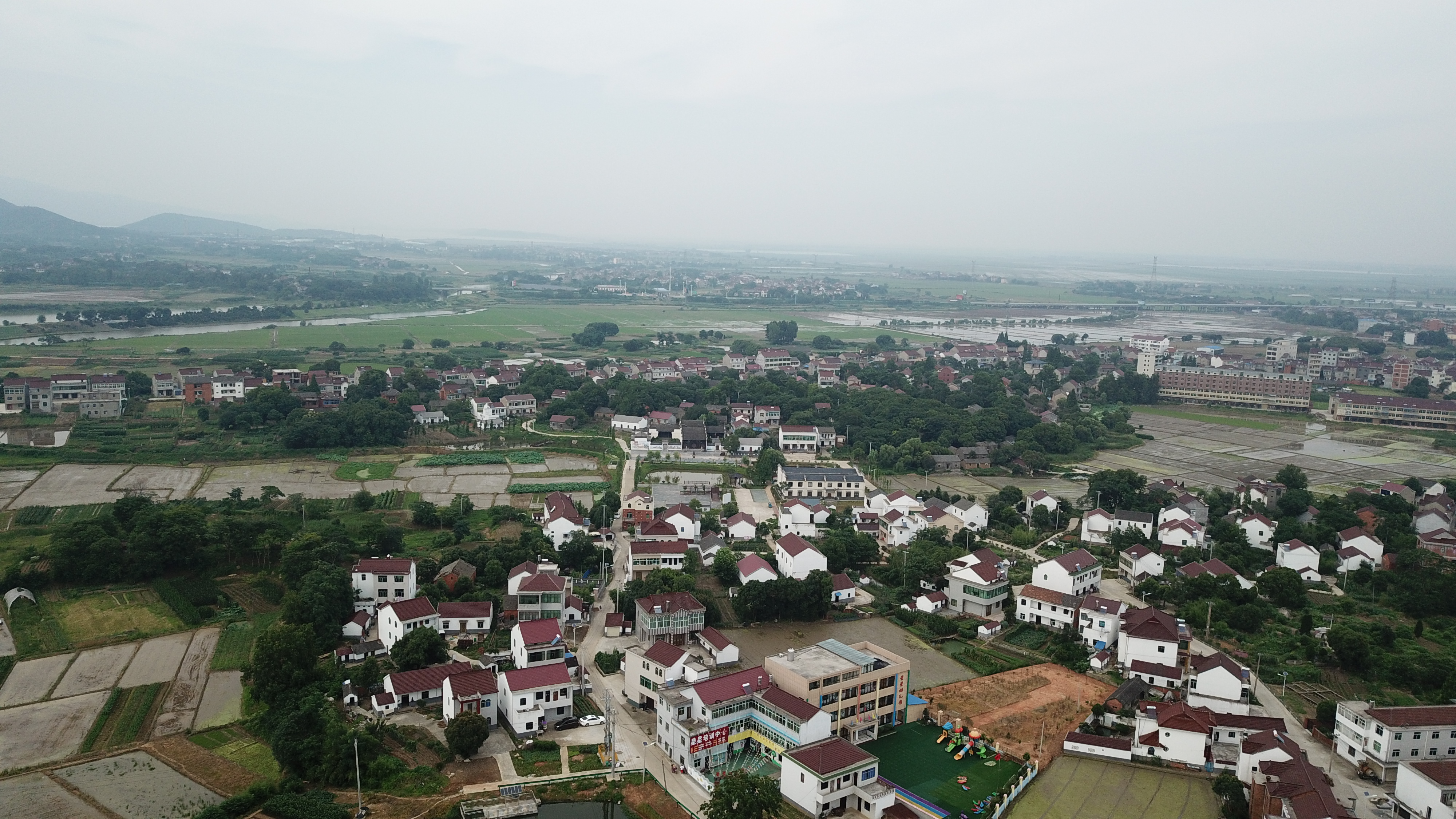  p>水圩村,隶属于安徽省铜陵市枞阳县陈瑶湖镇.