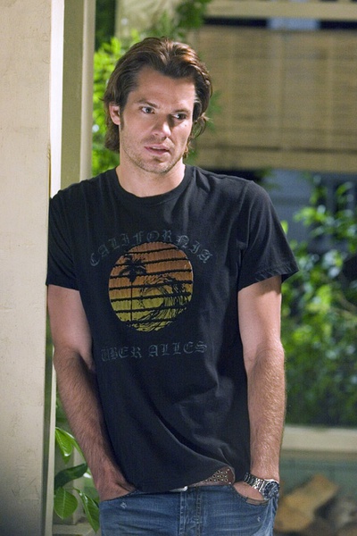  p>蒂莫西·奥利芬特(timothy olyphant)于1968年出生在美国夏威夷的 