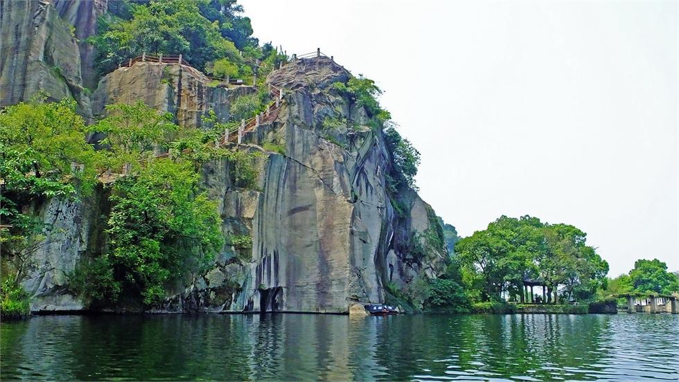绍兴东湖景区