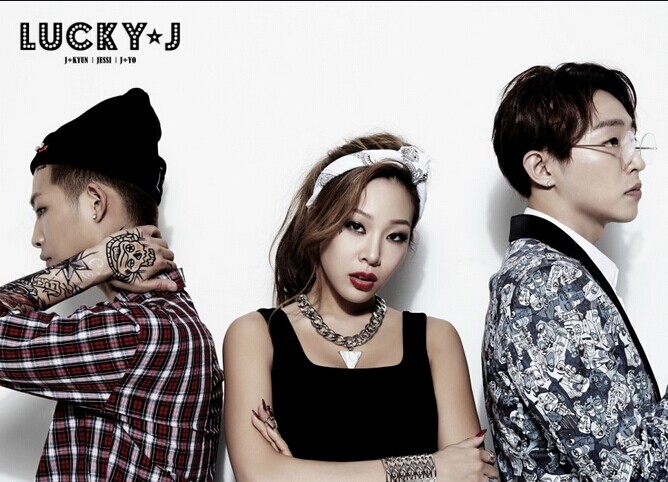 j是由韩国ymc娱乐公司于2014年推出的男女混合组合,由两男一女组成