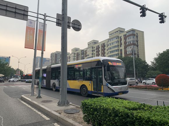  p>北京公交332路(beijing bus line 332)运营于中国北京市 a target=