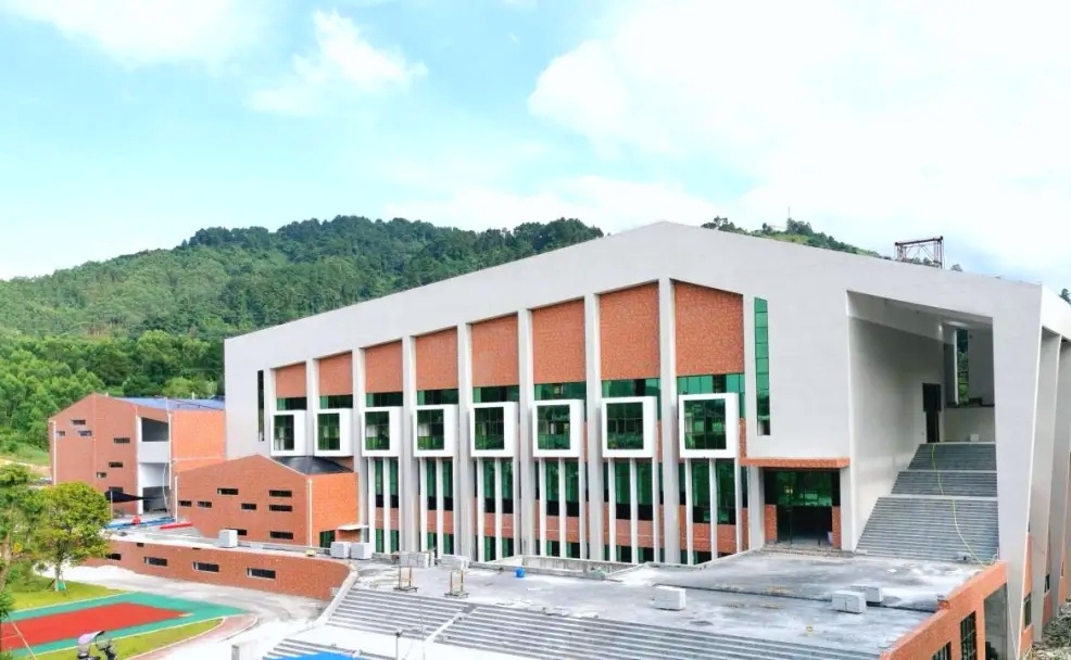  p data-id="gnbwd4iu1p">环江毛南族自治县高级中学(简称:环江高中)