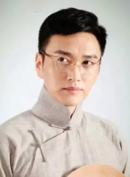 2013年古装家庭剧《 a target="_blank" href="/item/像火花像蝴蝶