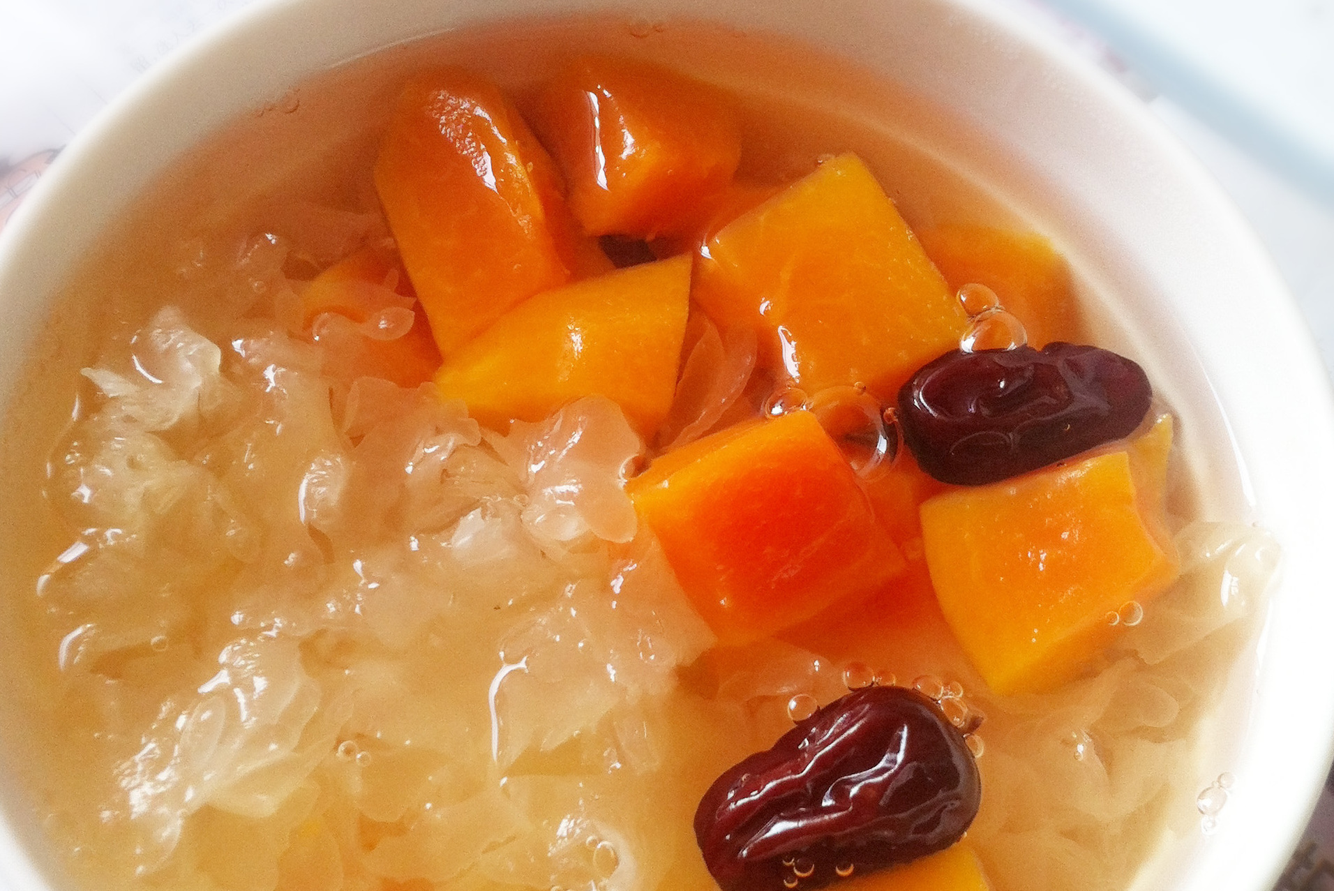 冰糖炖木瓜雪耳