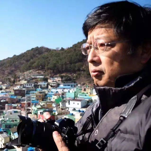  p>清水洁,1958年生于东京,日本著名调查记者,作家,早稻田大学新闻学