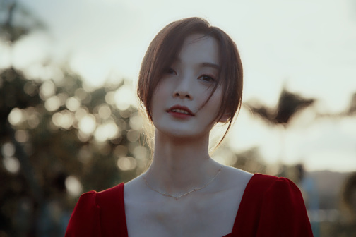 演员彭静写真