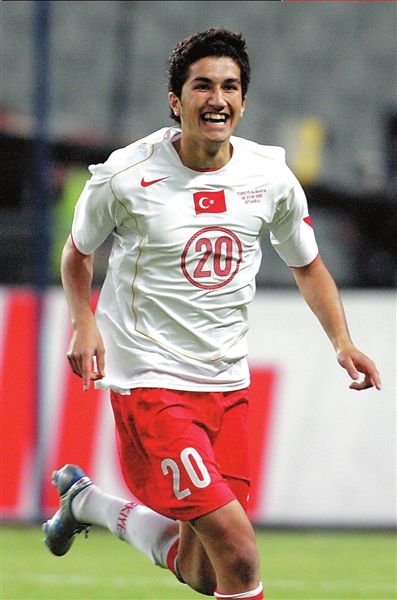  p>努里·沙欣(nuri sahin),1988年9月5日出生于德国卢登施爱德