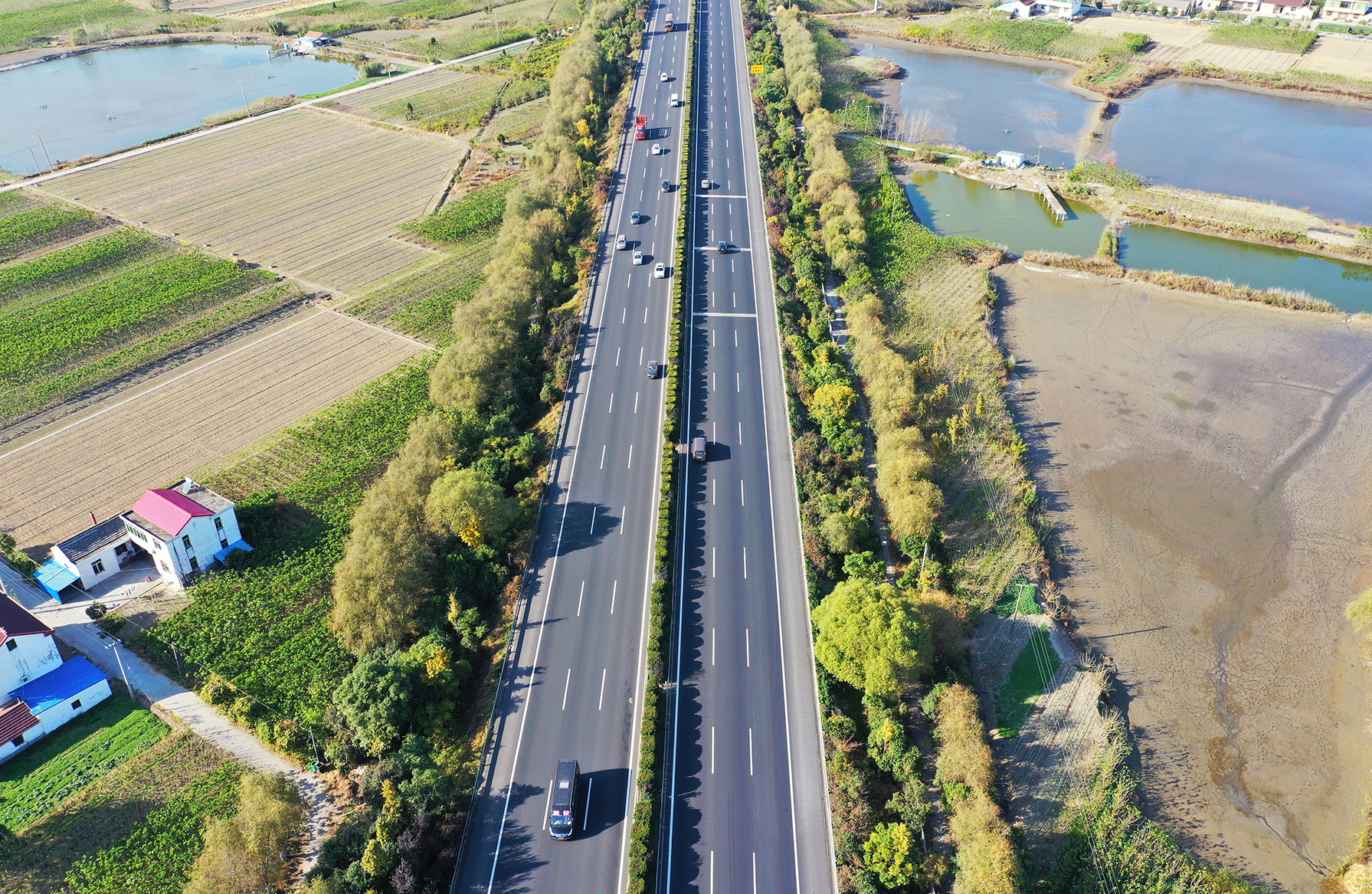  p>沈阳—海口高速公路,简称"沈海高速",又称"沈海高速公路",为中国