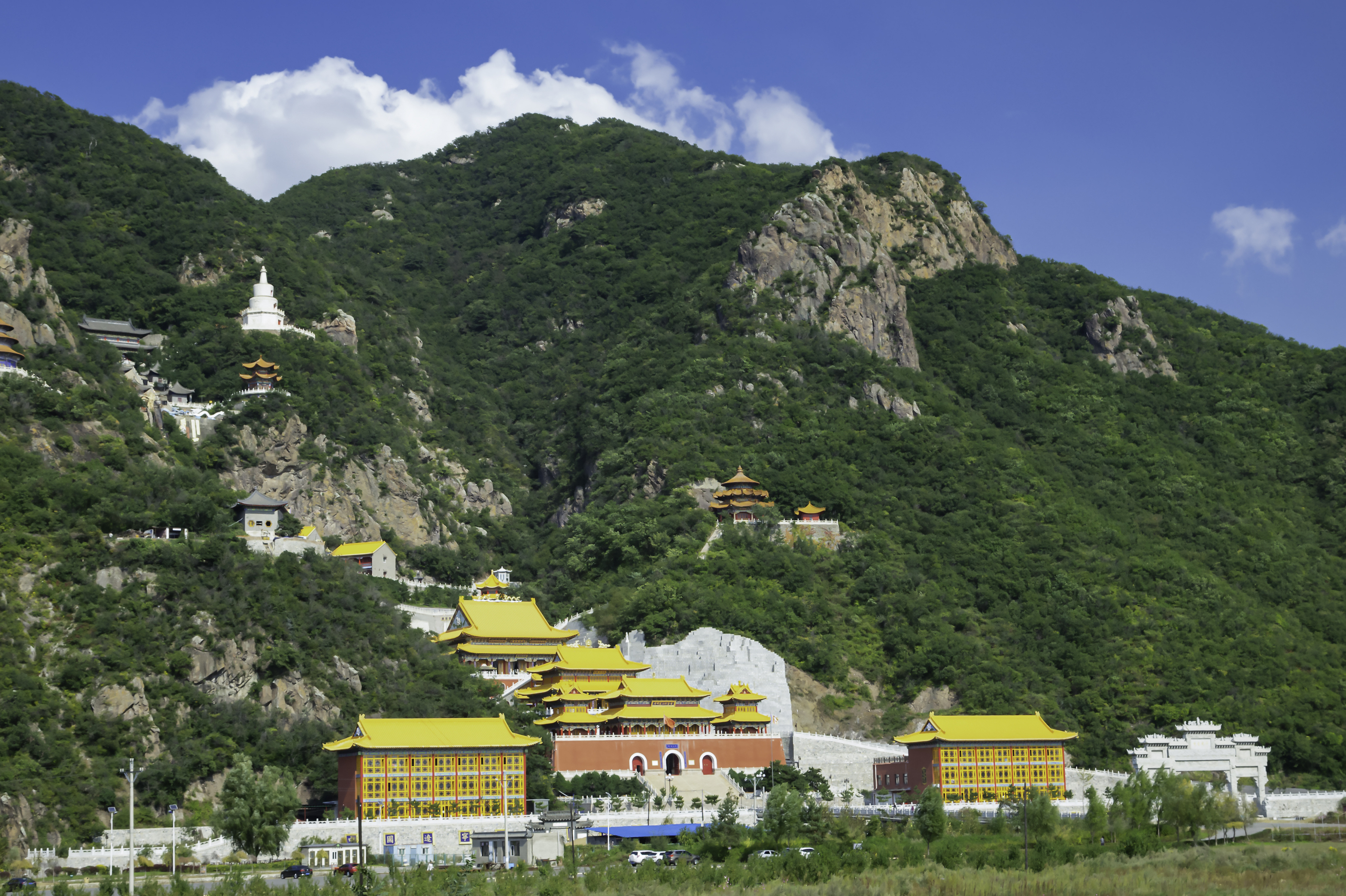  p>龙峰寺始建于唐 a href="#" data-lemmaid="9108">贞观 /a>年间