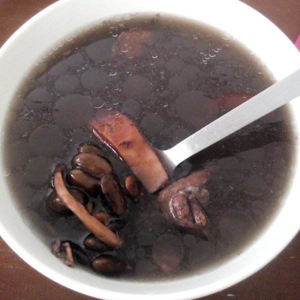  p>生发黑豆汤是一道以 a href="#" data-lemmaid="64577">芝麻 /a>, 