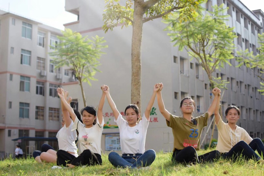 岑溪市第二中学