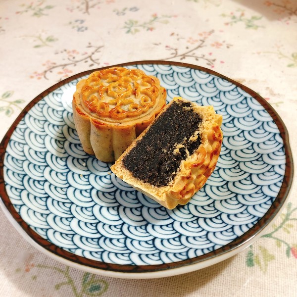 黑芝麻馅月饼