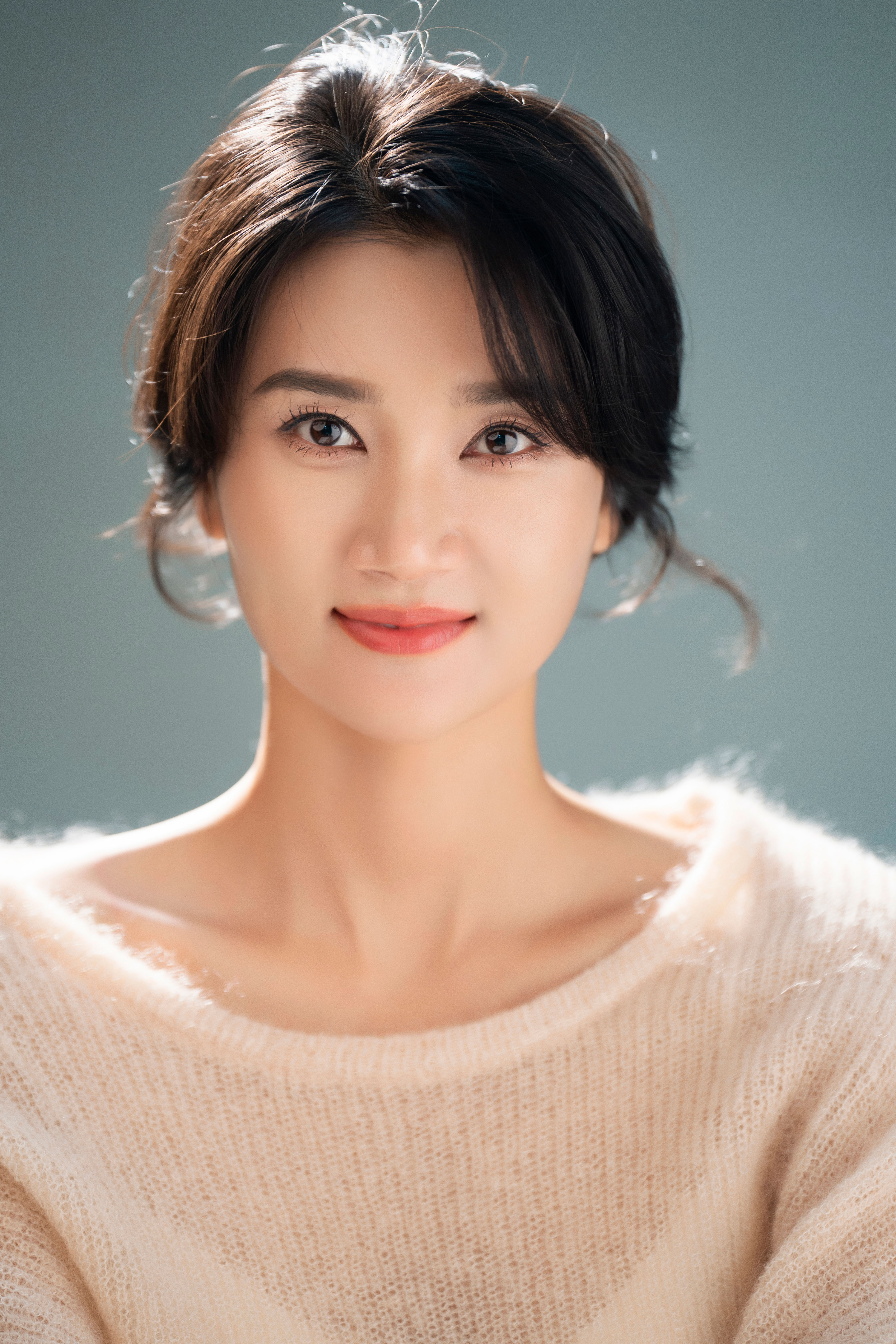  p data-id="go05hu5jmo">文君,原名张文君,大连人,毕业于吉林艺术