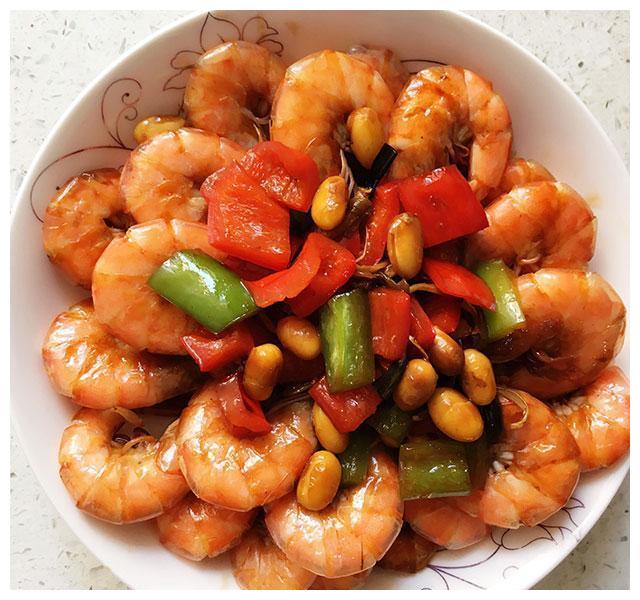  p>清炒三虾是一道菜品,主料是 a target="_bla