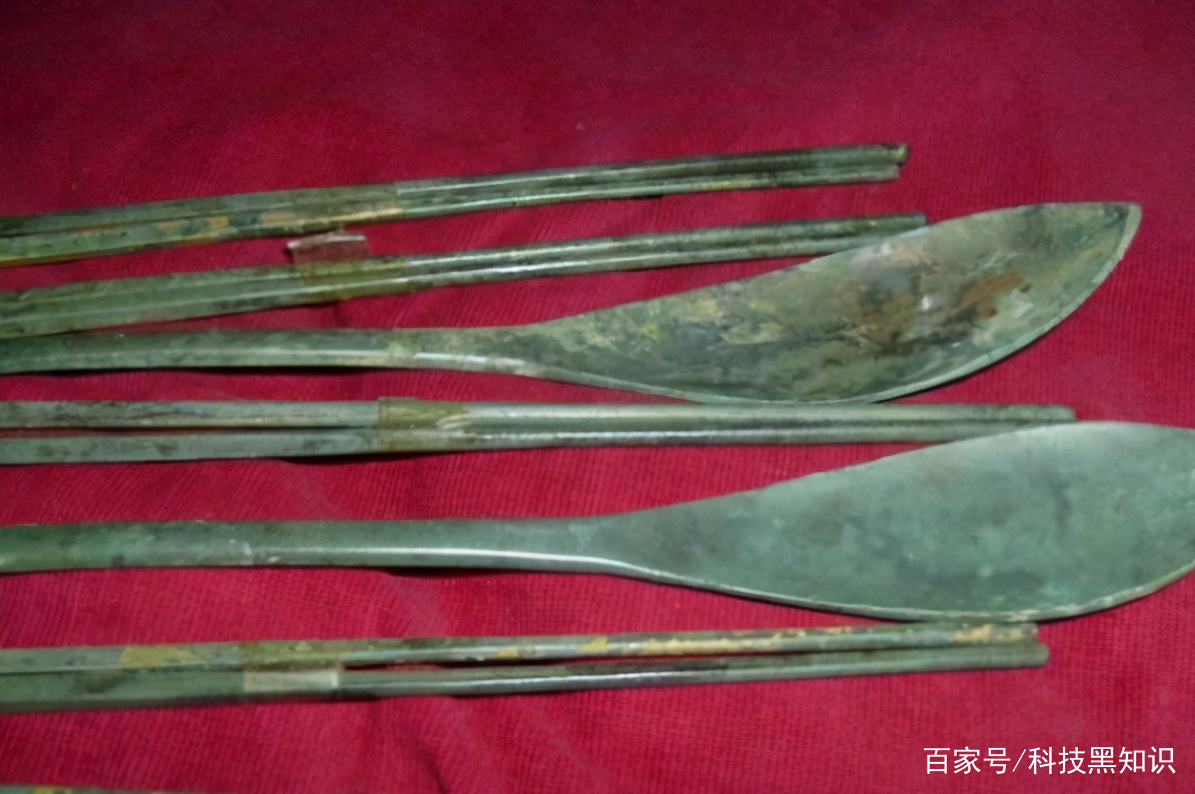 最早使用刀叉作为食具，中国古人为何放弃了刀叉，选择筷子？_百科TA说