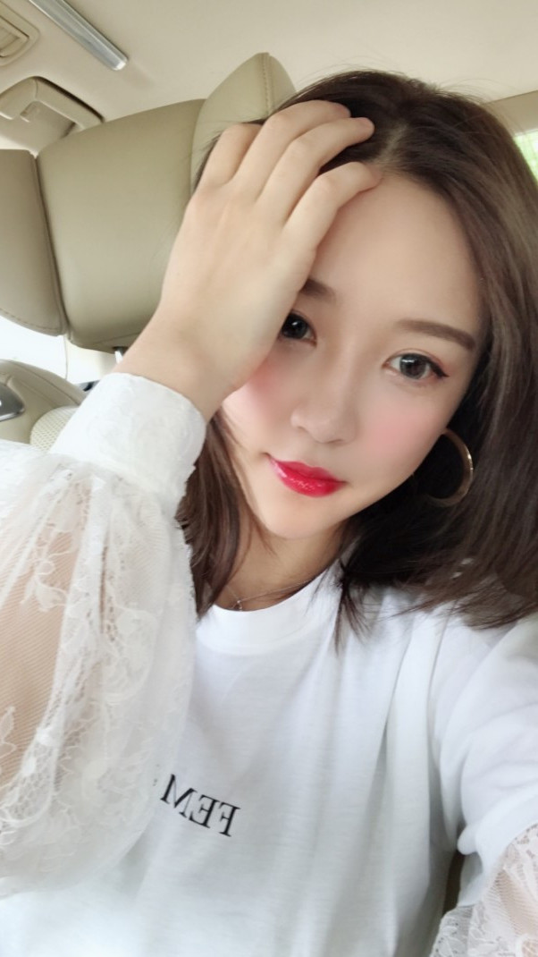  p>朱宸慧,昵称 a target="_blank" href="/item/雪梨/53928453" data