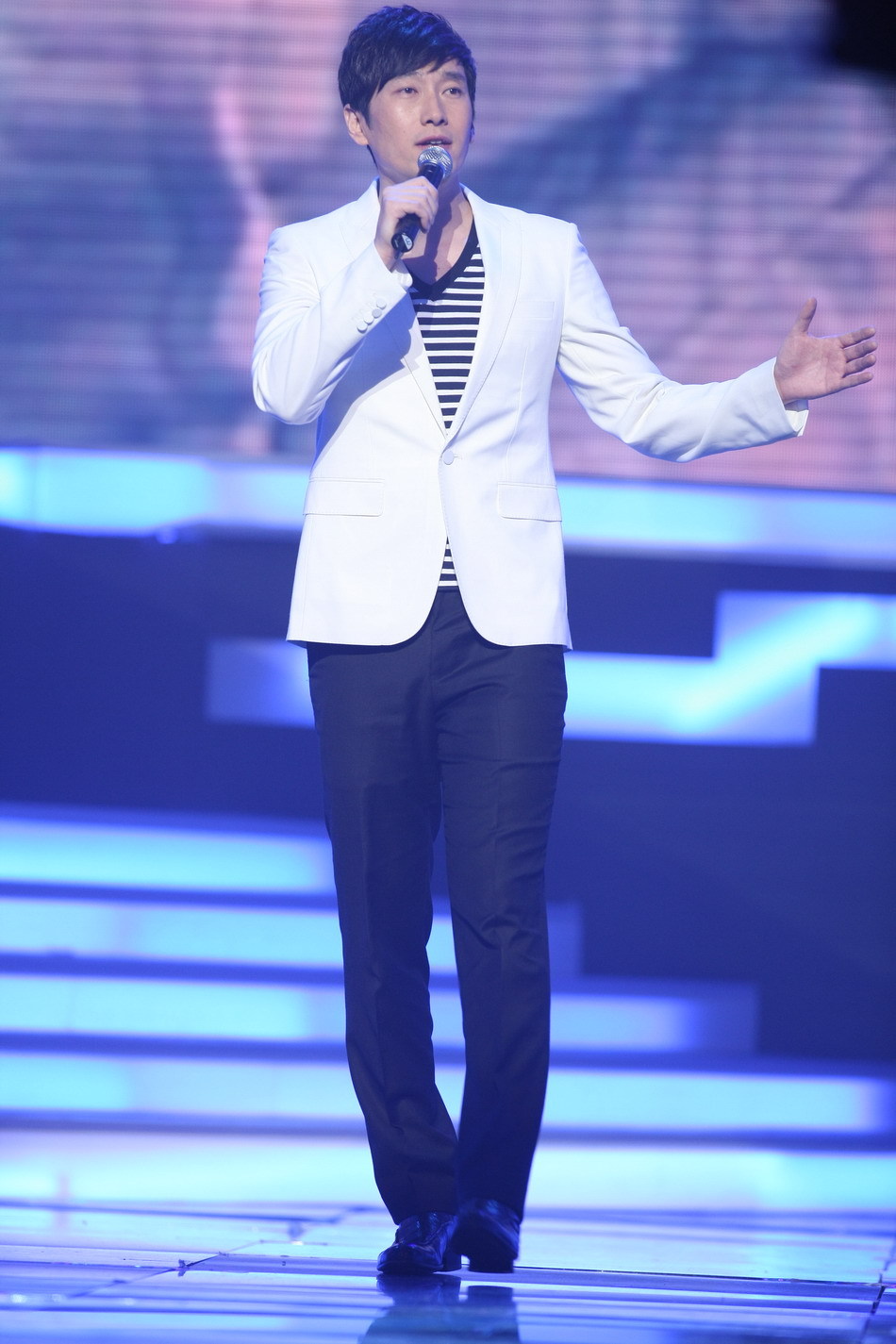  p>《奇迹》是 a target="_blank" href="/item/满江/1075041" data