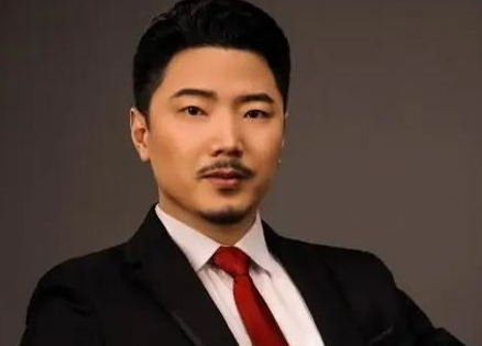 国岳集团董事长岳彬图片 - 知晓星球