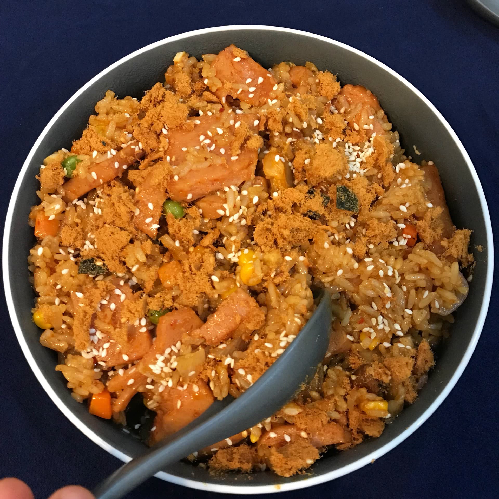  p>花肉泡菜炒饭是以五花肉,泡菜为主料的菜品. /p>