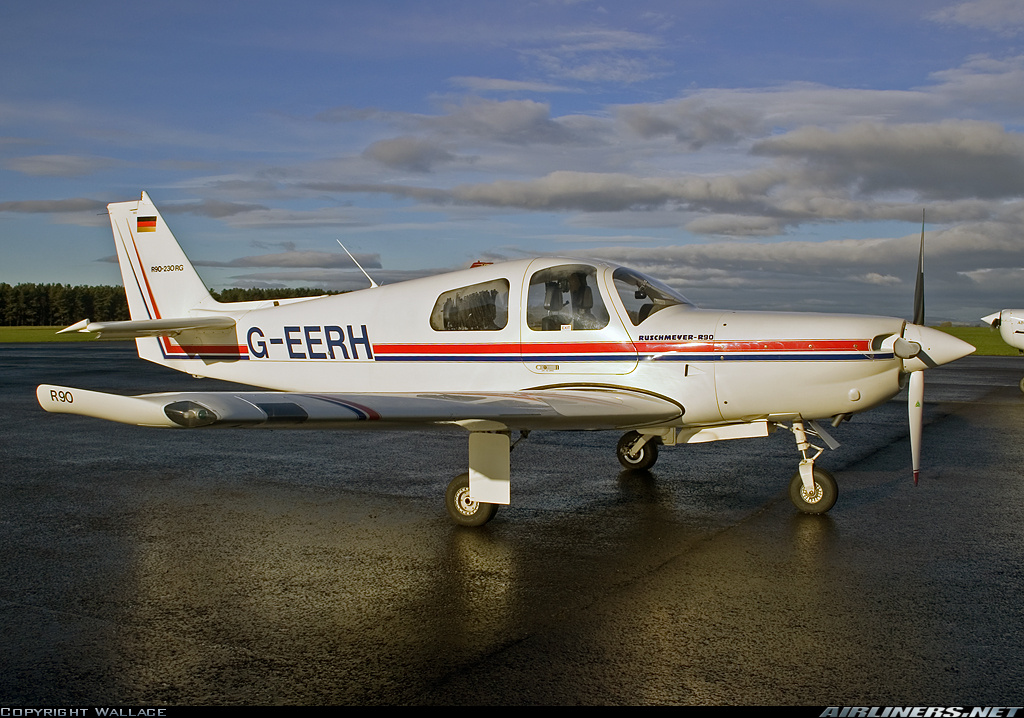 r90 230 rg飞机使用mt单发四叶复合材料恒速超静音螺旋桨,下单翼全