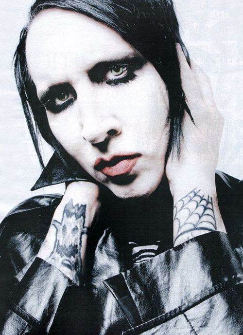  p>玛丽莲·曼森(marilyn manson)是成立于1989年的美国金属摇滚乐队