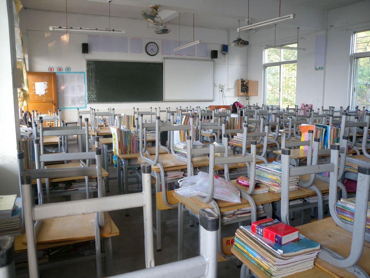 灵山县灵城第三中学