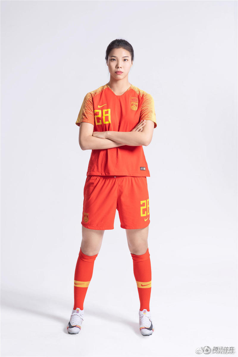 杨曼