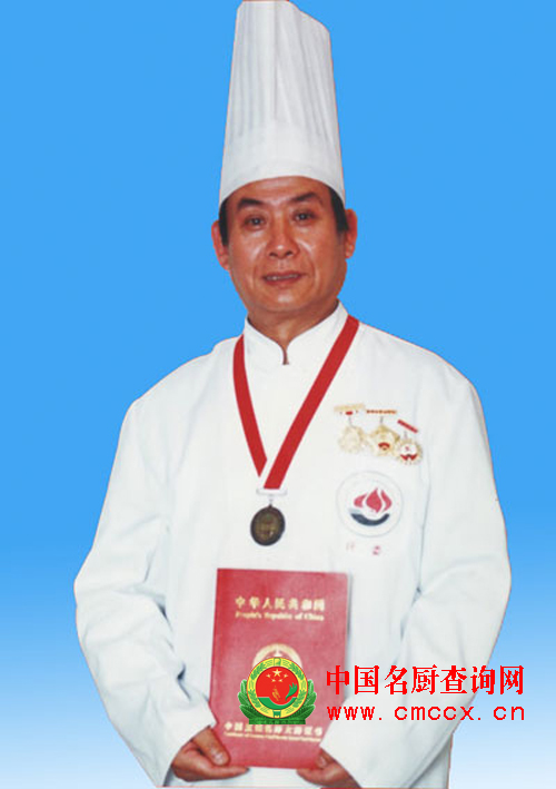  p>陆发荣,男,1944年12月生,云南昭通市人,中共党员,国宝级烹饪大师