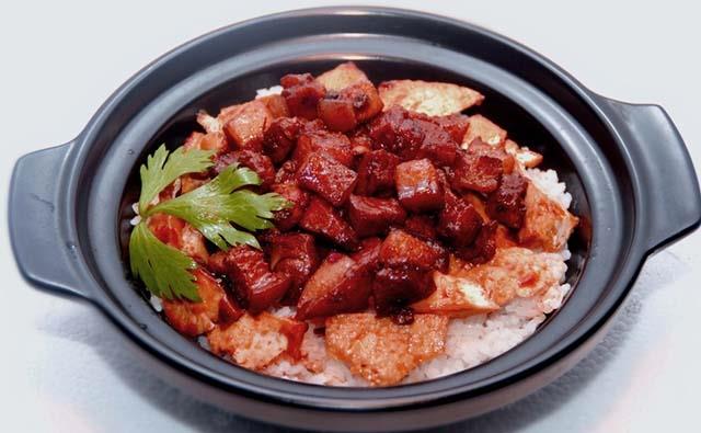 香辣排骨煲仔饭