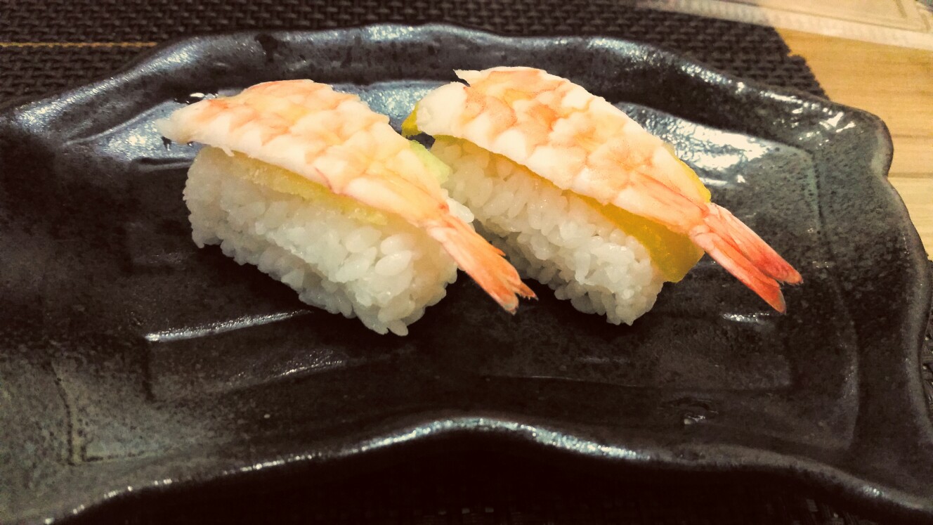  p>鲜虾芒果卷是一道甜品,主要制作材料为鲜虾,熟芒果. /p>