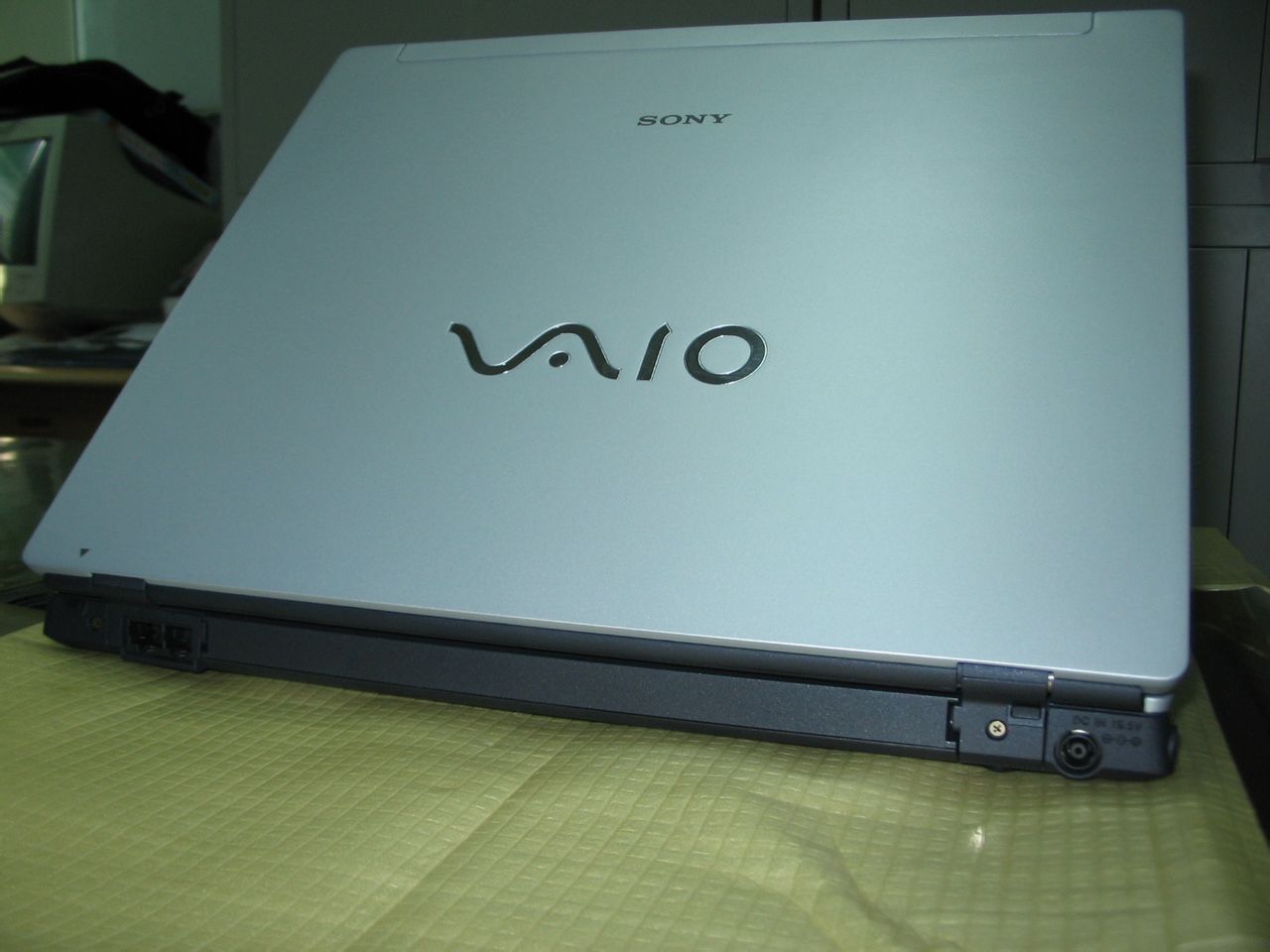  p>索尼vgn-bx143cp是一款索尼品牌的14.1英寸笔记本电脑产品. /p>