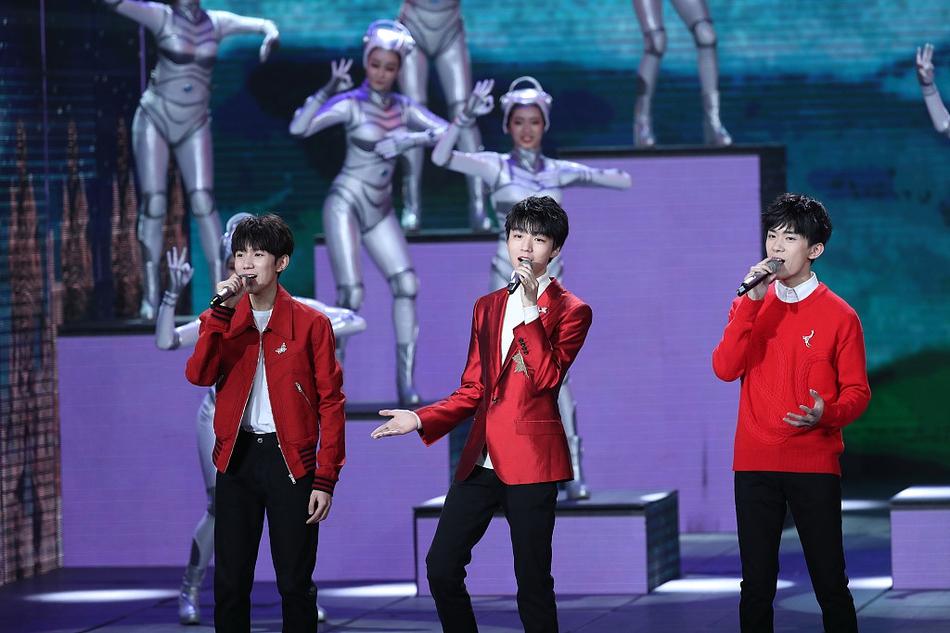 联欢晚会(cctv spring festival gala evening),简称为央视春晚或春晚