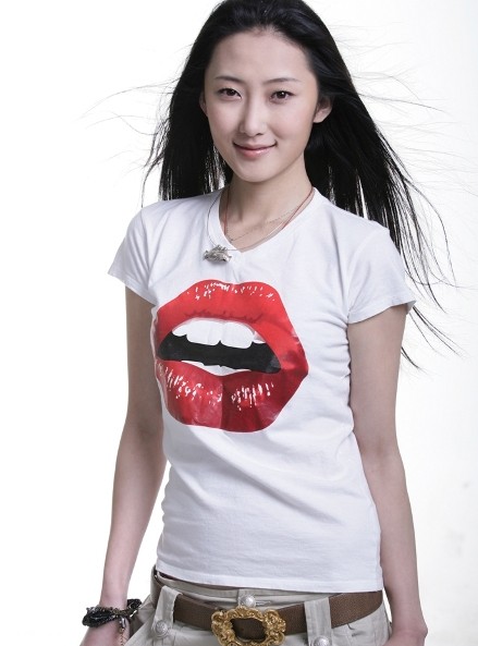  p>杨梓墨 i>(原名 /i> i> a target="_blank" href="/item/杨沫