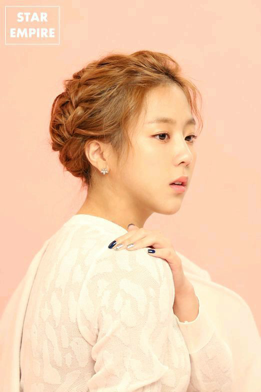 ="gnrztre6r2">金艺媛(         ,kimyewon),1989年12月5日出生于韩国