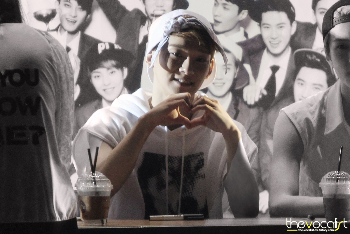  p>金钟大,艺名chen,1992年9月21日出生于韩国京畿道始兴市,韩国男