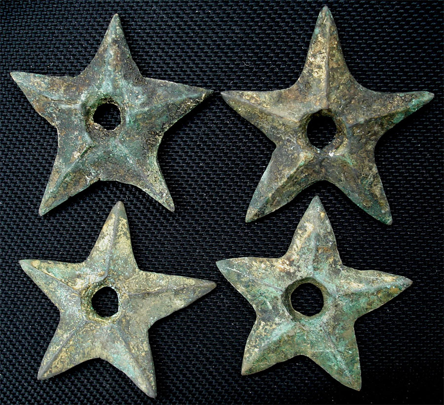  p data-id="gnwszpxqfn">中国古代暗器甚多,金钱镖是其中比较常见的