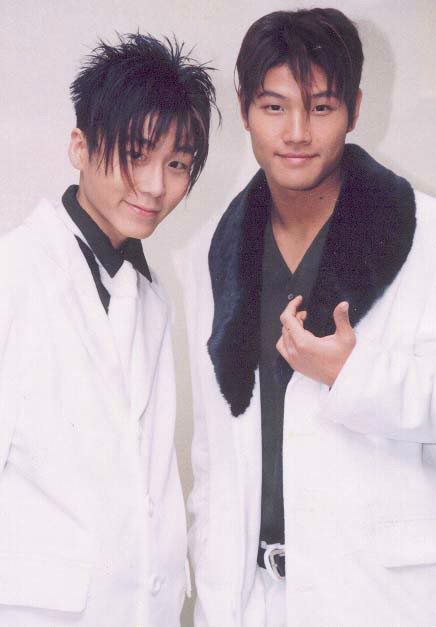  p>《年幼时的梦》由         (驻英勋)作曲,turbo组合演唱,收录在