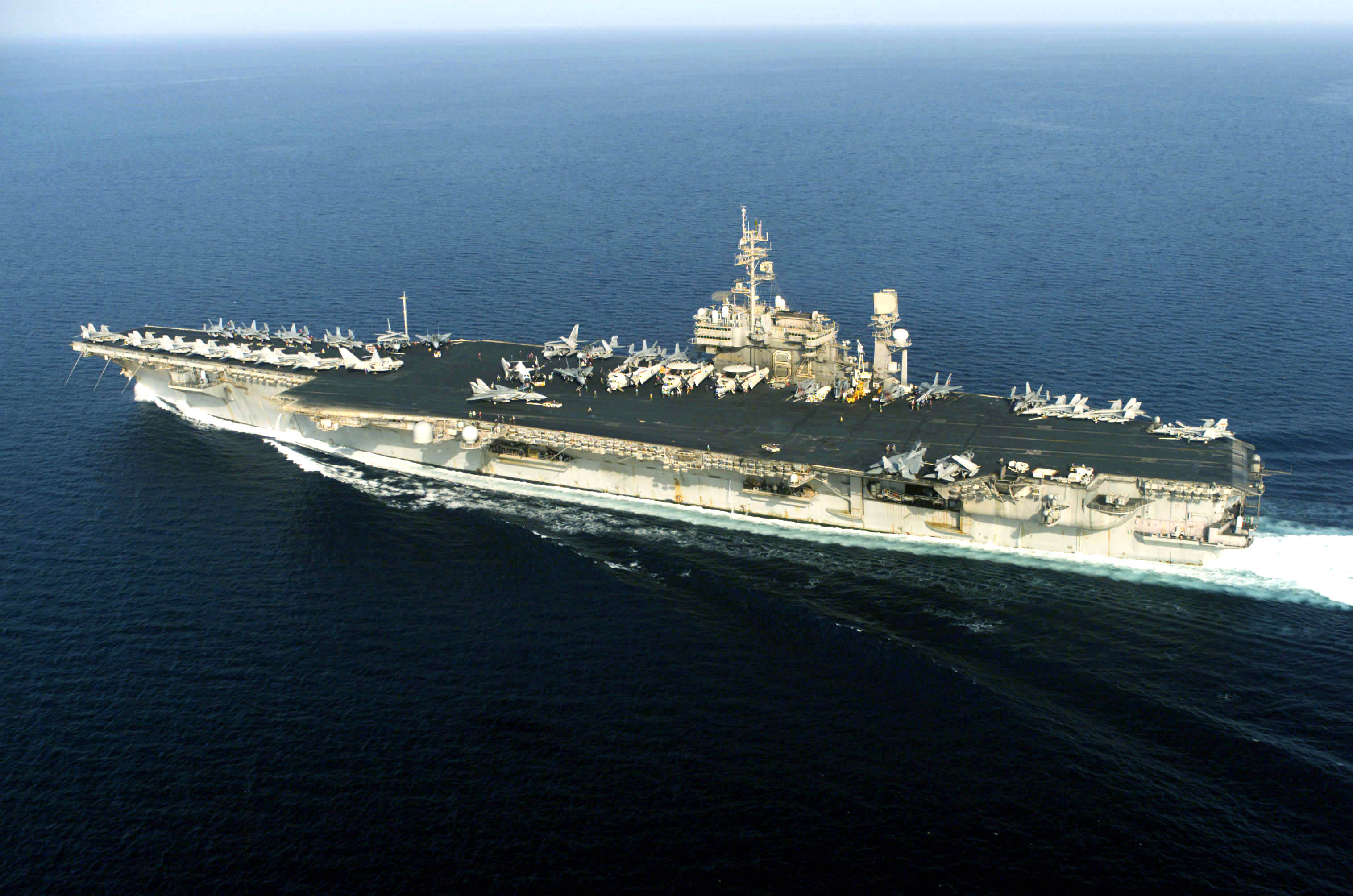  p>小鹰级航空母舰(英文:kitty hawk class aircraft carrier),是 a