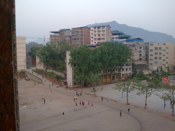  p>四川省平昌县第二中学(简称平昌二中)位于大巴山南麓,美丽的酒香